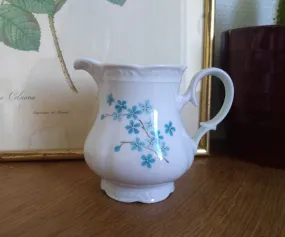 Petit pichet en porcelaine myosotis