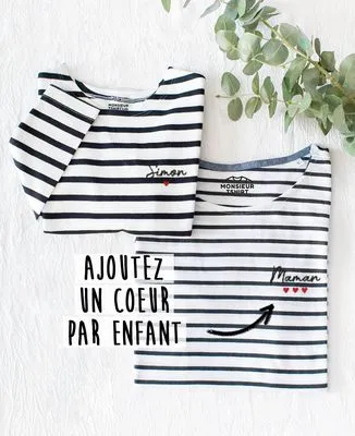 Pochette Maman et ses petits coeurs brodé personnalisé