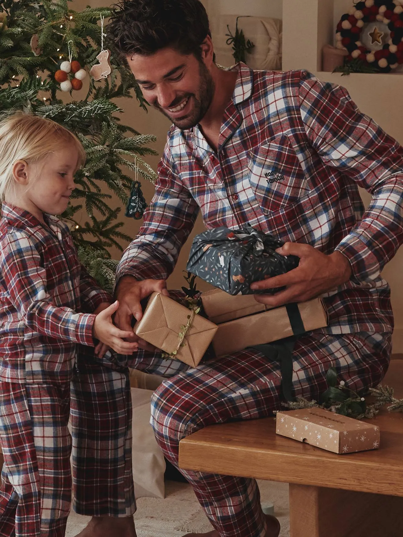 Pyjama flanelle adulte collection capsule "Happy Family" carreaux rouge - Vertbaudet