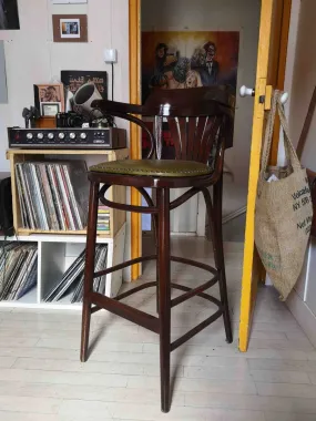 Véritable tabouret de comptoir de bistrot Parisien.